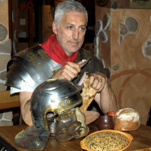 La Cucina antica da Rievoca si rifà, come nella tradizione, ai testi DEI RICETTARI ANTICHI IN ITALIA a partire dai romani.